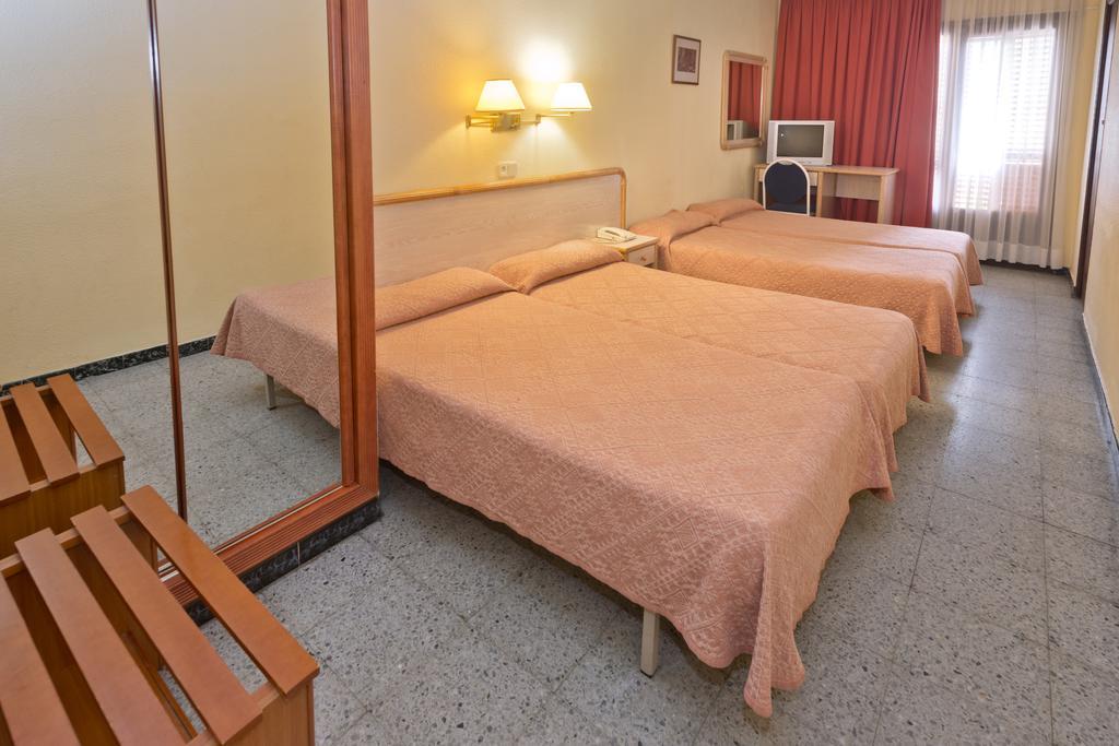 Hotel Vila Calella Exterior photo
